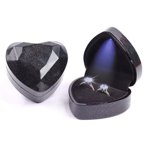 Luxury Heart-Shaped LED Light Wedding Ring Box with Display Storage Jewelry Decoration Box Ring Pendant Bag Birthday Gift